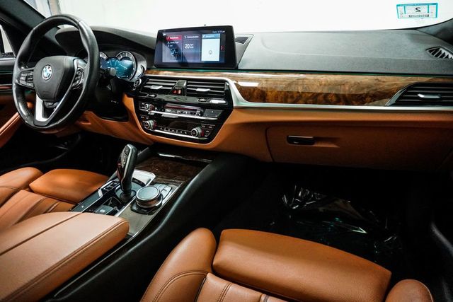 2019 BMW 5 Series 540i xDrive - 23013703 - 10