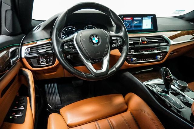 2019 BMW 5 Series 540i xDrive - 23013703 - 12