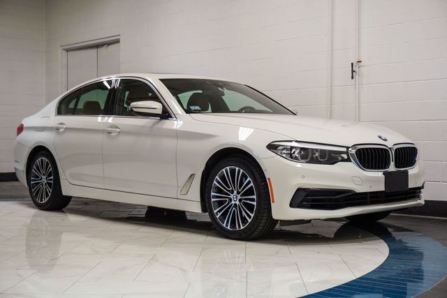 2019 BMW 5 Series 540i xDrive - 23013703 - 4
