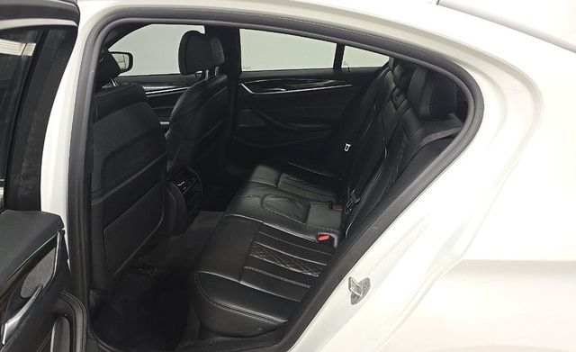 2019 BMW 5 Series 540i xDrive - 23033007 - 10