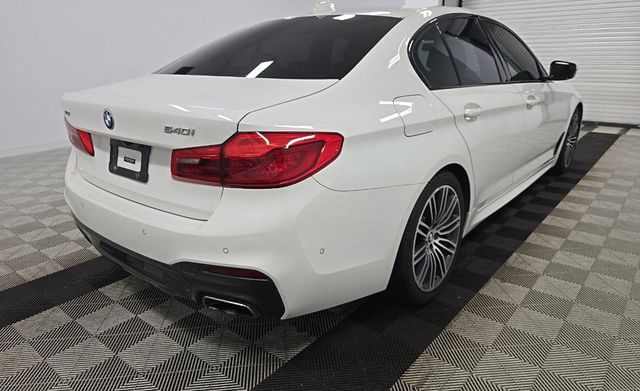 2019 BMW 5 Series 540i xDrive - 23033007 - 4