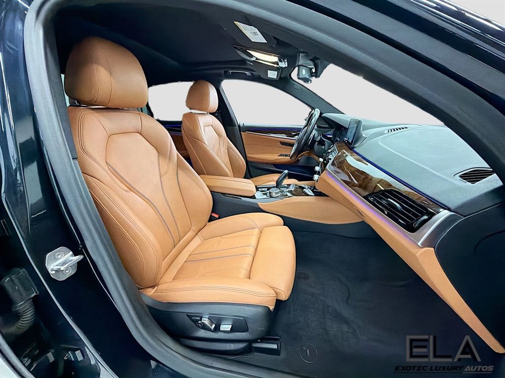 2019 BMW 5 Series 540i xDrive - 23036021 - 30