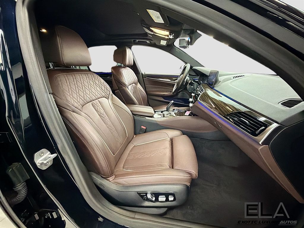 2019 BMW 5 Series 540i xDrive - 23038646 - 31