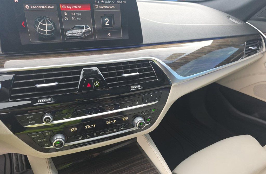 2019 BMW 5 Series 540i xDrive - 23079462 - 9