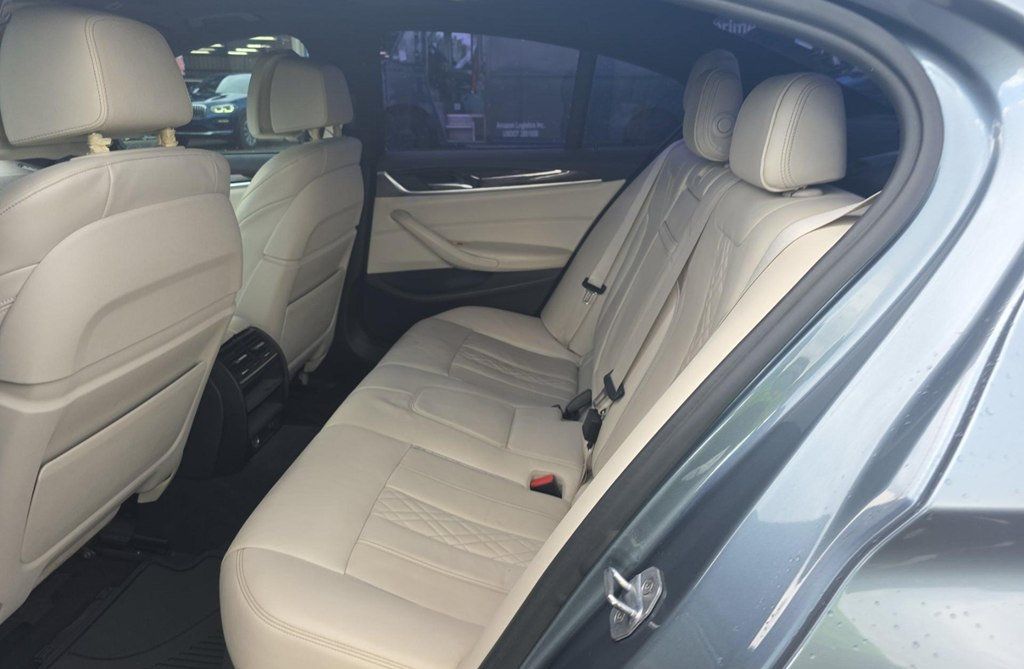 2019 BMW 5 Series 540i xDrive - 23079462 - 11