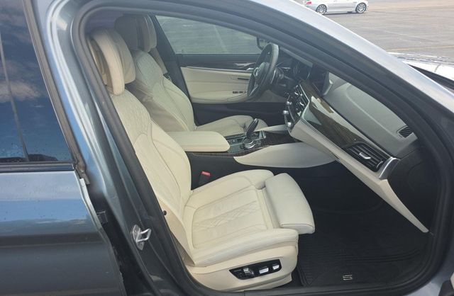 2019 BMW 5 Series 540i xDrive - 23079462 - 7