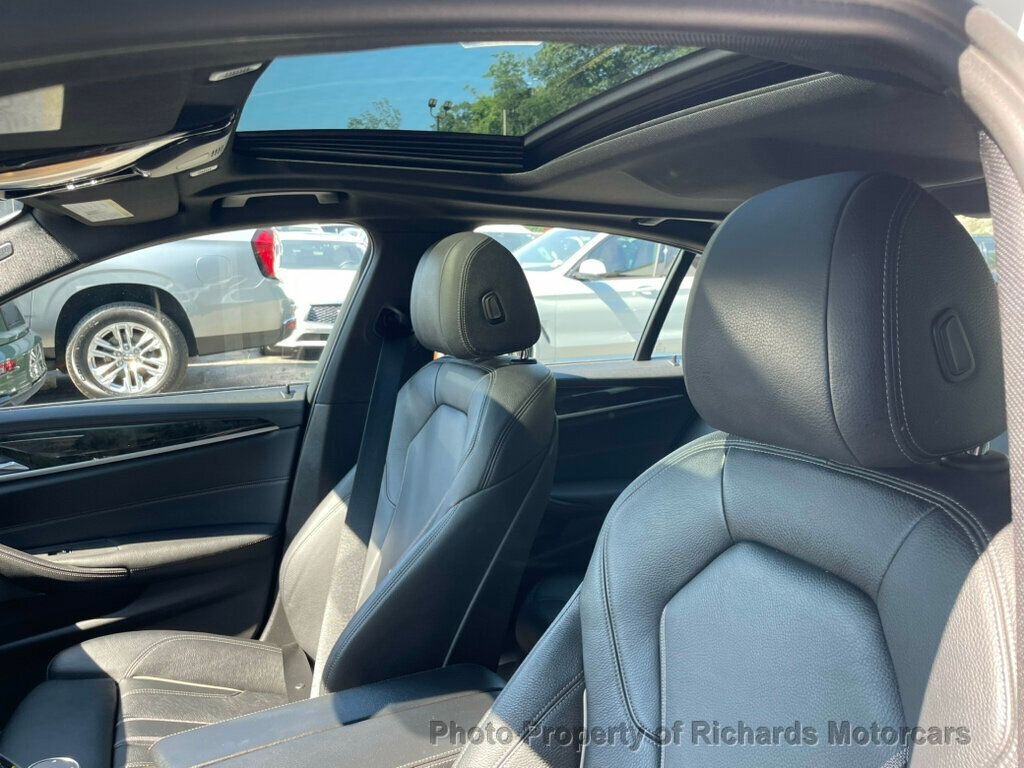 2019 BMW 5 Series 540i xDrive - 23021518 - 11