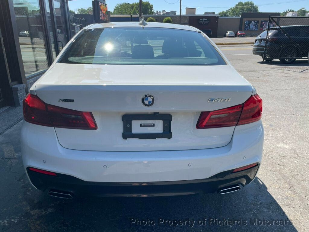 2019 BMW 5 Series 540i xDrive - 23021518 - 6