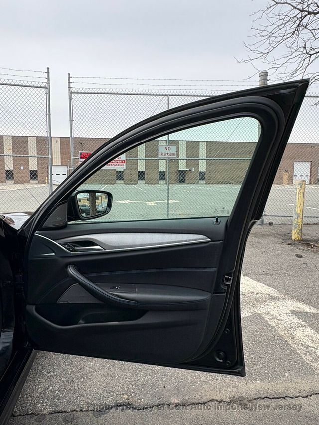 2019 BMW 5 Series 540i xDrive - 22995887 - 25