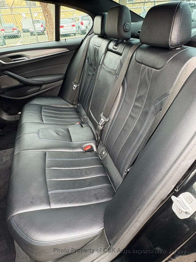 2019 BMW 5 Series 540i xDrive - 22995887 - 37