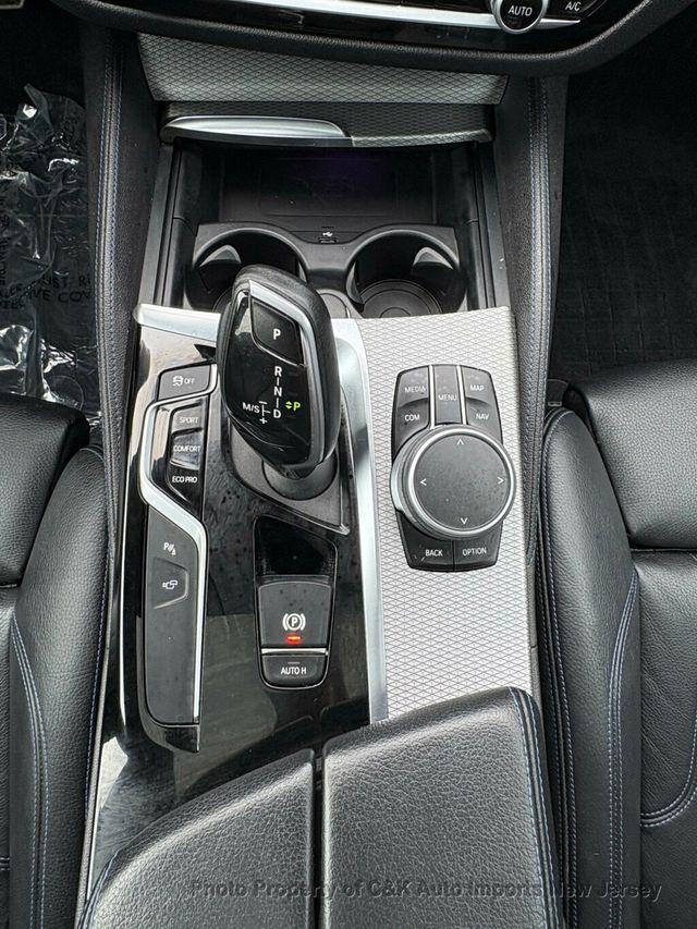 2019 BMW 5 Series 540i xDrive - 22995887 - 44