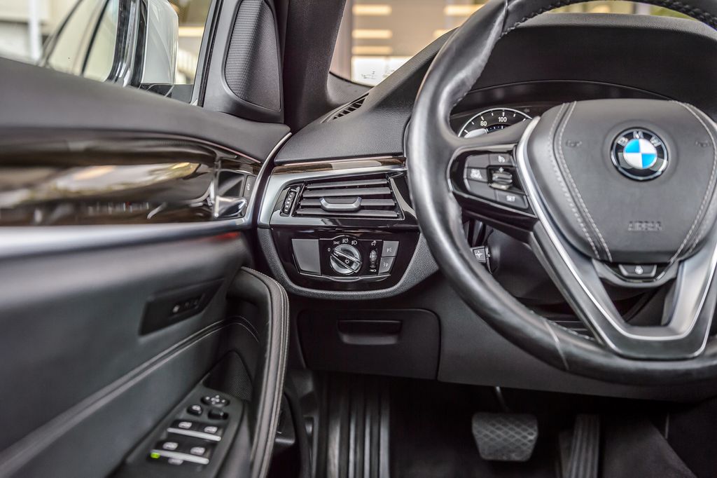 2019 BMW 5 Series 540i xDRIVE - NAV - BACKUP CAM - BLUETOOTH - GORGEOUS - 23023688 - 25