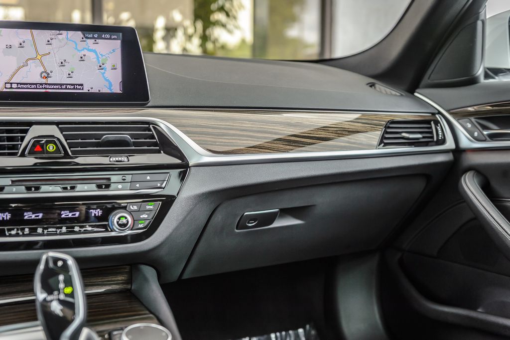 2019 BMW 5 Series 540i xDRIVE - NAV - BACKUP CAM - BLUETOOTH - GORGEOUS - 23023688 - 30