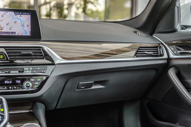 2019 BMW 5 Series 540i xDRIVE - NAV - BACKUP CAM - BLUETOOTH - GORGEOUS - 23023688 - 35