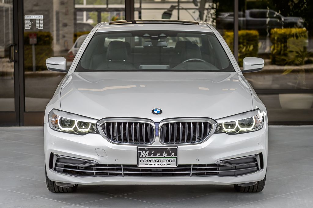 2019 BMW 5 Series 540i xDRIVE - NAV - BACKUP CAM - BLUETOOTH - GORGEOUS - 23023688 - 4