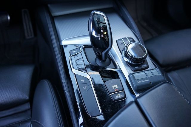 2019 BMW 5 Series Bowers & Wilkins sound system! Luxury Seating Package - 22974549 - 24