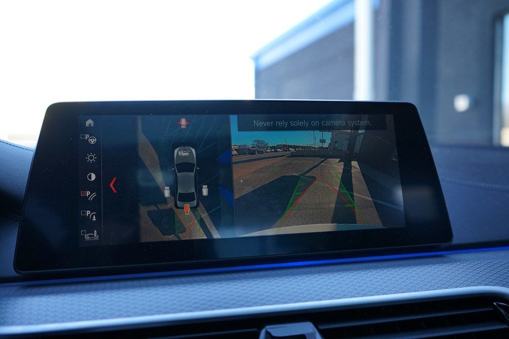 2019 BMW 5 Series Bowers & Wilkins sound system! Luxury Seating Package - 22974549 - 36