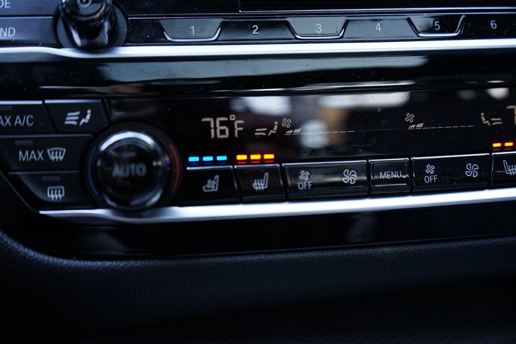 2019 BMW 5 Series Bowers & Wilkins sound system! Luxury Seating Package - 22974549 - 39