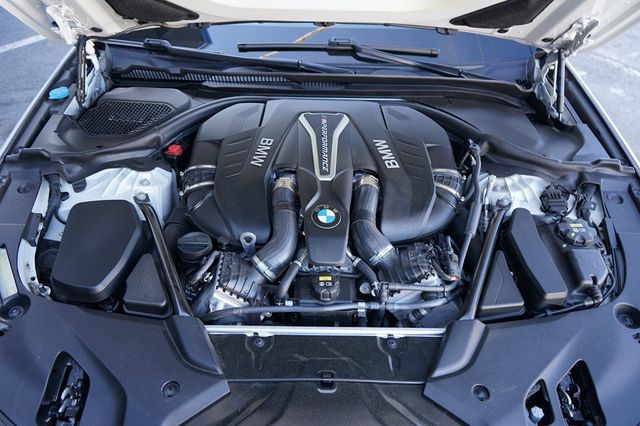 2019 BMW 5 Series Bowers & Wilkins sound system! Luxury Seating Package - 22974549 - 54