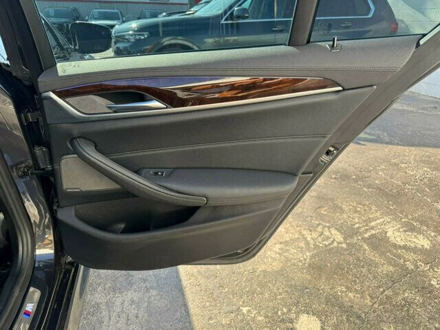 2019 BMW 5 Series LocalTradeM-550iX-Drive/HeatedLeatherSeats/BackupCamera/NAV - 22730569 - 17