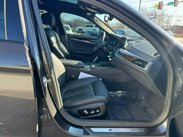 2019 BMW 5 Series LocalTradeM-550iX-Drive/HeatedLeatherSeats/BackupCamera/NAV - 22730569 - 19