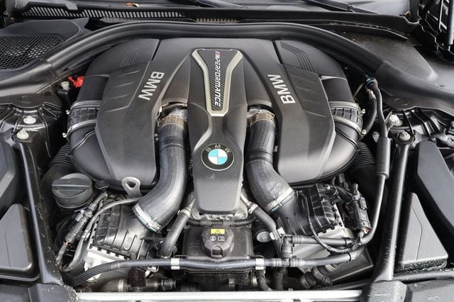 2019 BMW 5 Series M550i xDrive - 22906717 - 10