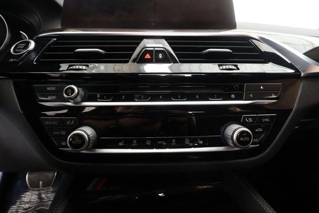 2019 BMW 5 Series M550i xDrive - 22906717 - 25