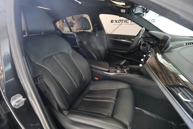 2019 BMW 5 Series M550i xDrive - 23042175 - 36
