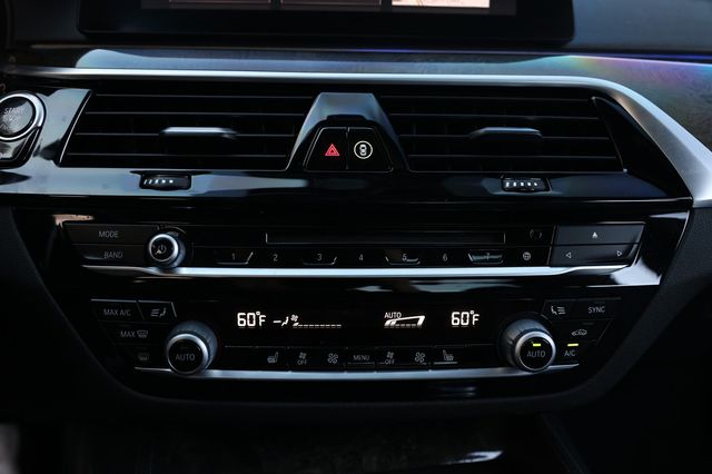 2019 BMW 5 Series M550i xDrive - 22979794 - 38