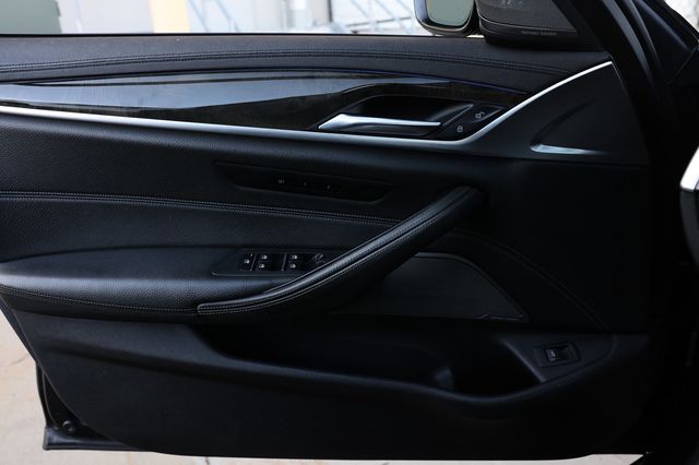 2019 BMW 5 Series M550i xDrive - 22979794 - 51