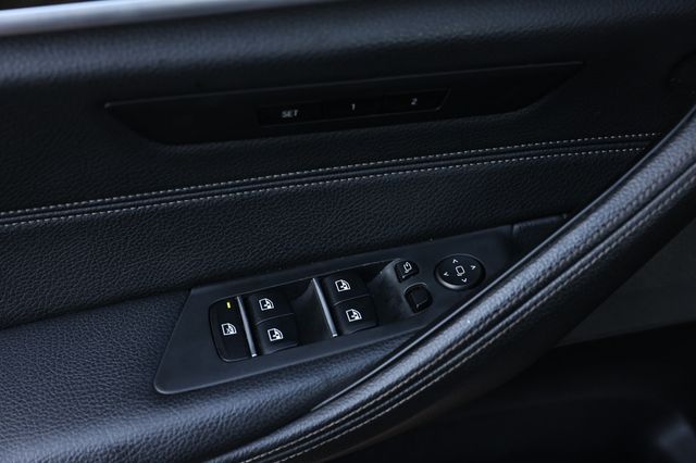 2019 BMW 5 Series M550i xDrive - 22979794 - 53