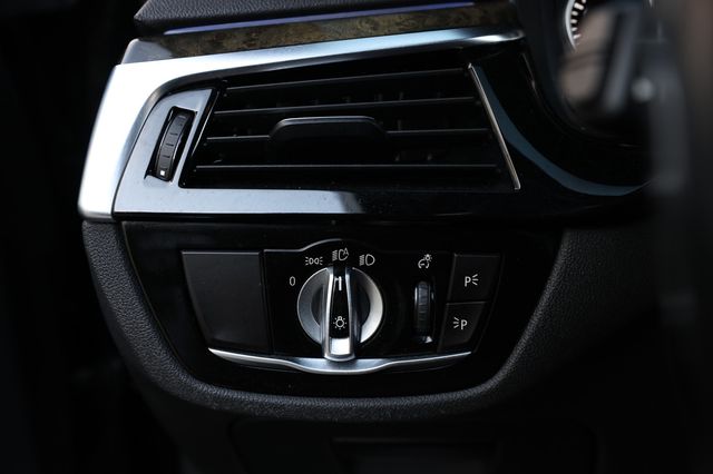 2019 BMW 5 Series M550i xDrive - 22979794 - 57