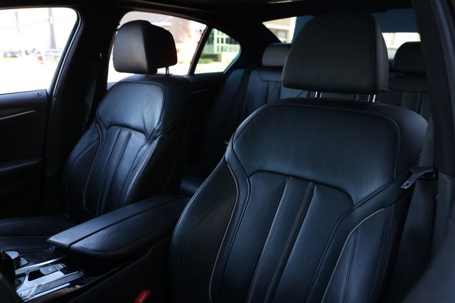 2019 BMW 5 Series M550i xDrive - 22979794 - 8