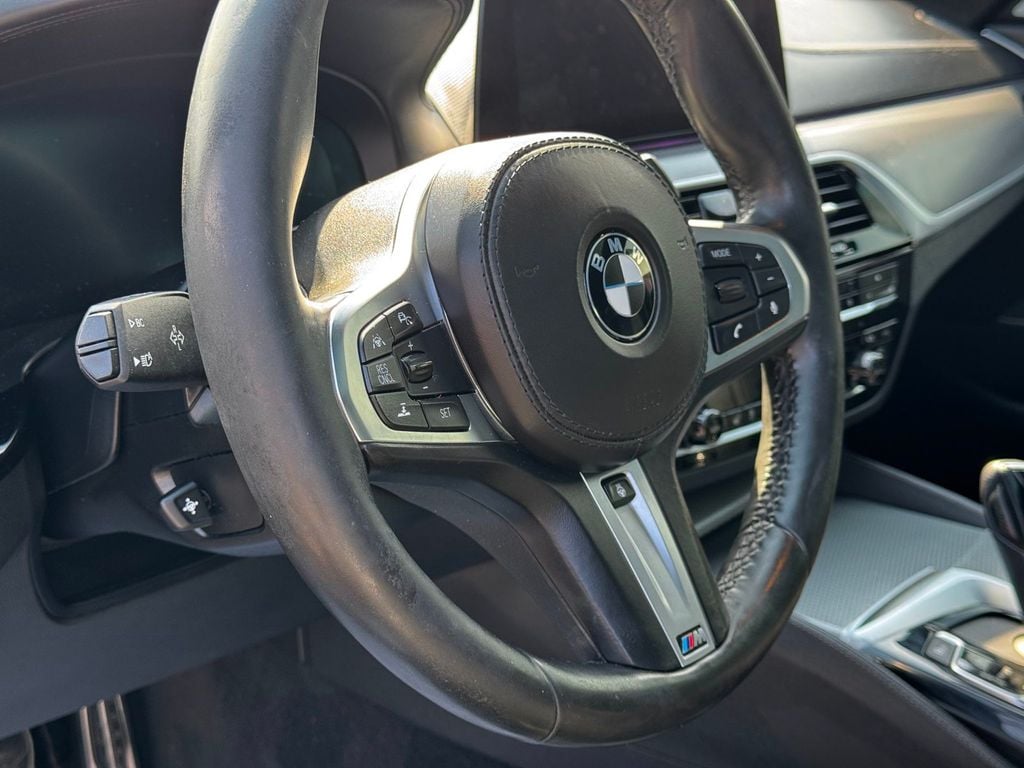 2019 BMW 5 Series M550i xDrive - 22998579 - 9