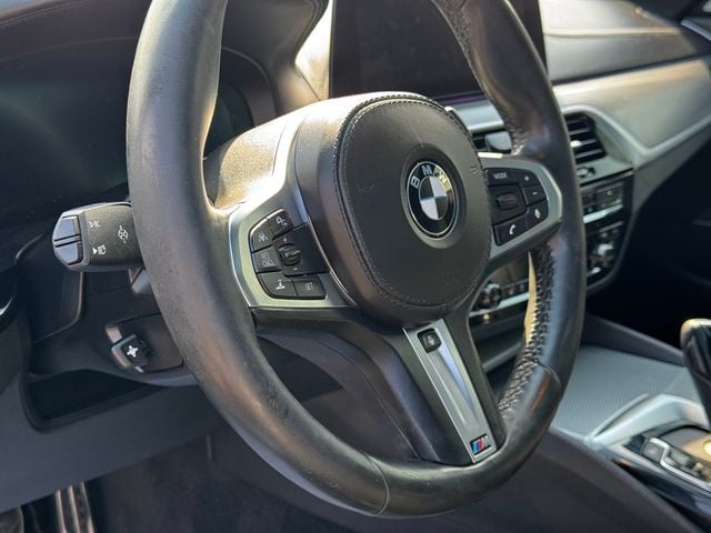 2019 BMW 5 Series M550i xDrive - 22998579 - 9