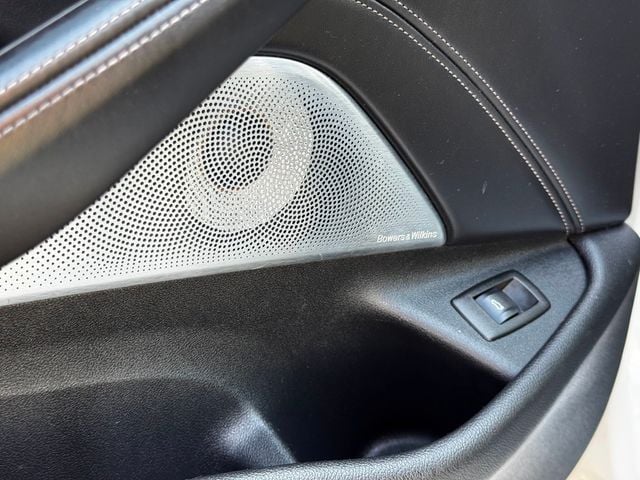 2019 BMW 5 Series M550i xDrive - 22998579 - 12