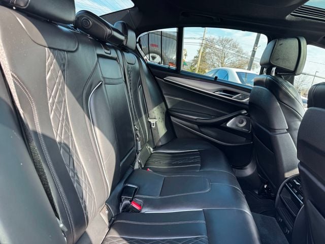 2019 BMW 5 Series M550i xDrive - 22998579 - 17