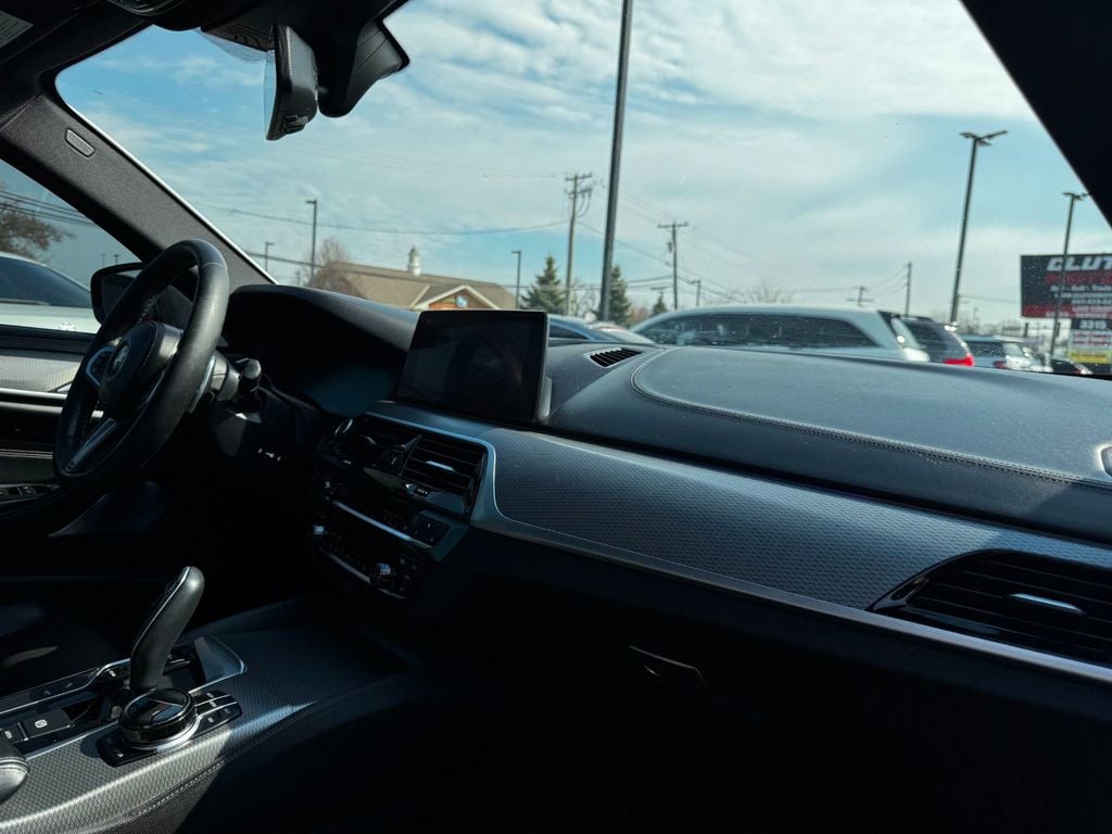 2019 BMW 5 Series M550i xDrive - 22998579 - 18