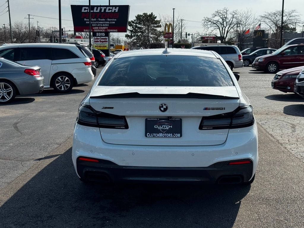 2019 BMW 5 Series M550i xDrive - 22998579 - 5