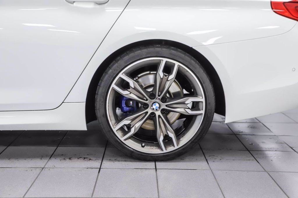 2019 BMW 5 Series M550i xDrive - 21102721 - 6