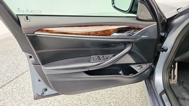 2019 BMW 5 Series M550i xDrive Sedan w/ Premium & Driving Assistance Plus Packages - 22969629 - 10