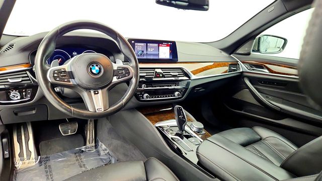 2019 BMW 5 Series M550i xDrive Sedan w/ Premium & Driving Assistance Plus Packages - 22969629 - 12