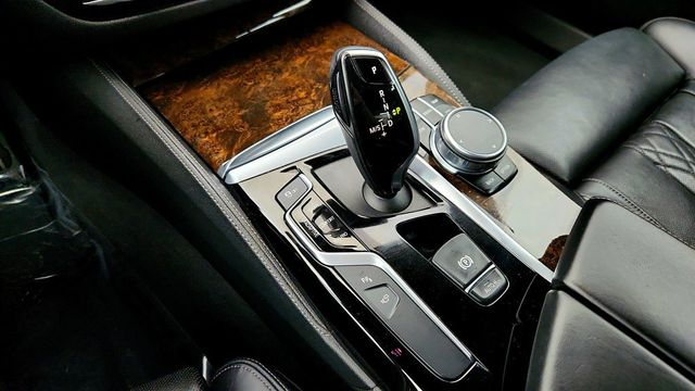 2019 BMW 5 Series M550i xDrive Sedan w/ Premium & Driving Assistance Plus Packages - 22969629 - 16