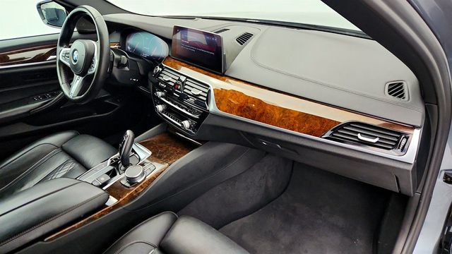 2019 BMW 5 Series M550i xDrive Sedan w/ Premium & Driving Assistance Plus Packages - 22969629 - 25