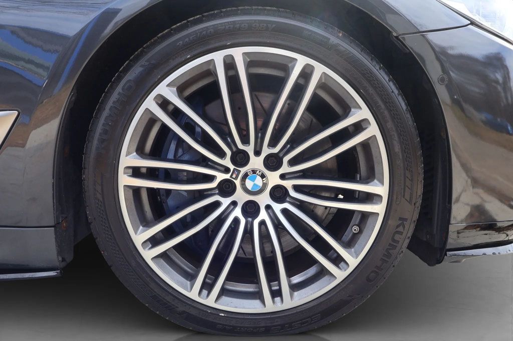 2019 BMW 5 Series M550i xDRIVE, SPOILER, HK SOUND, CF STEERING, NAVI, TOP VIEW CAM - 22906717 - 11