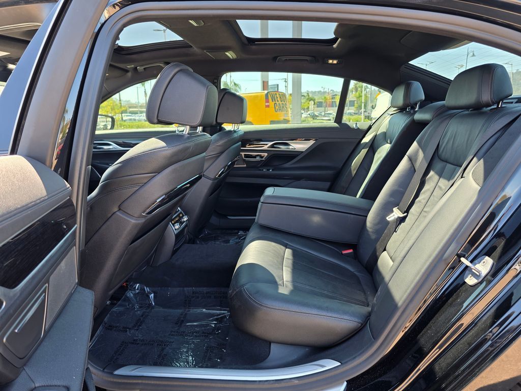 2019 BMW 7 Series 740i - 23005128 - 16