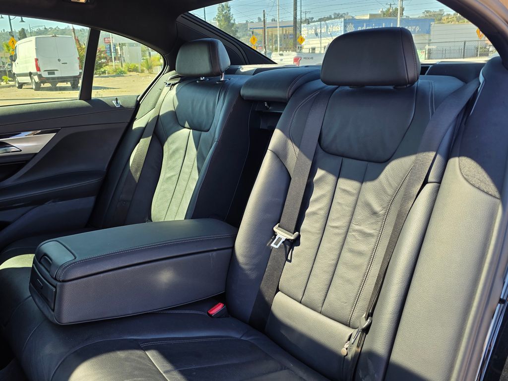 2019 BMW 7 Series 740i - 23005128 - 17