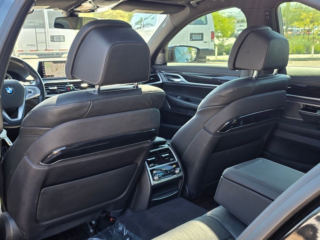 2019 BMW 7 Series 740i - 23005128 - 19