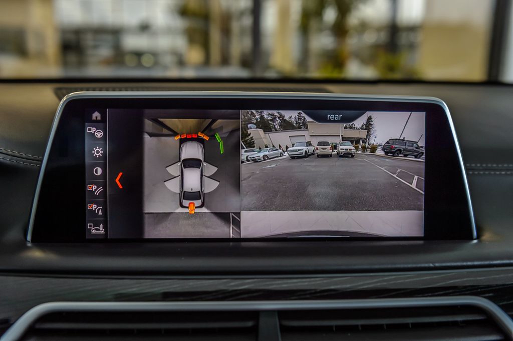 2019 BMW 7 Series 740i M SPORT - NAV - PANO ROOF - CARBON CORE - GORGEOUS - 22977039 - 18