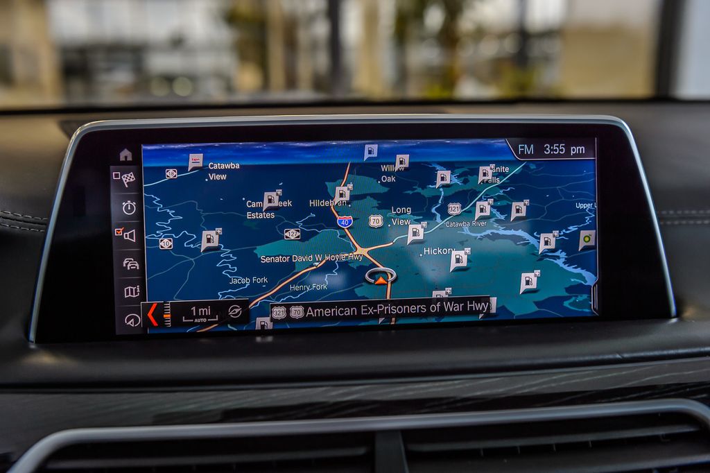 2019 BMW 7 Series 740i M SPORT - NAV - PANO ROOF - CARBON CORE - GORGEOUS - 22977039 - 22